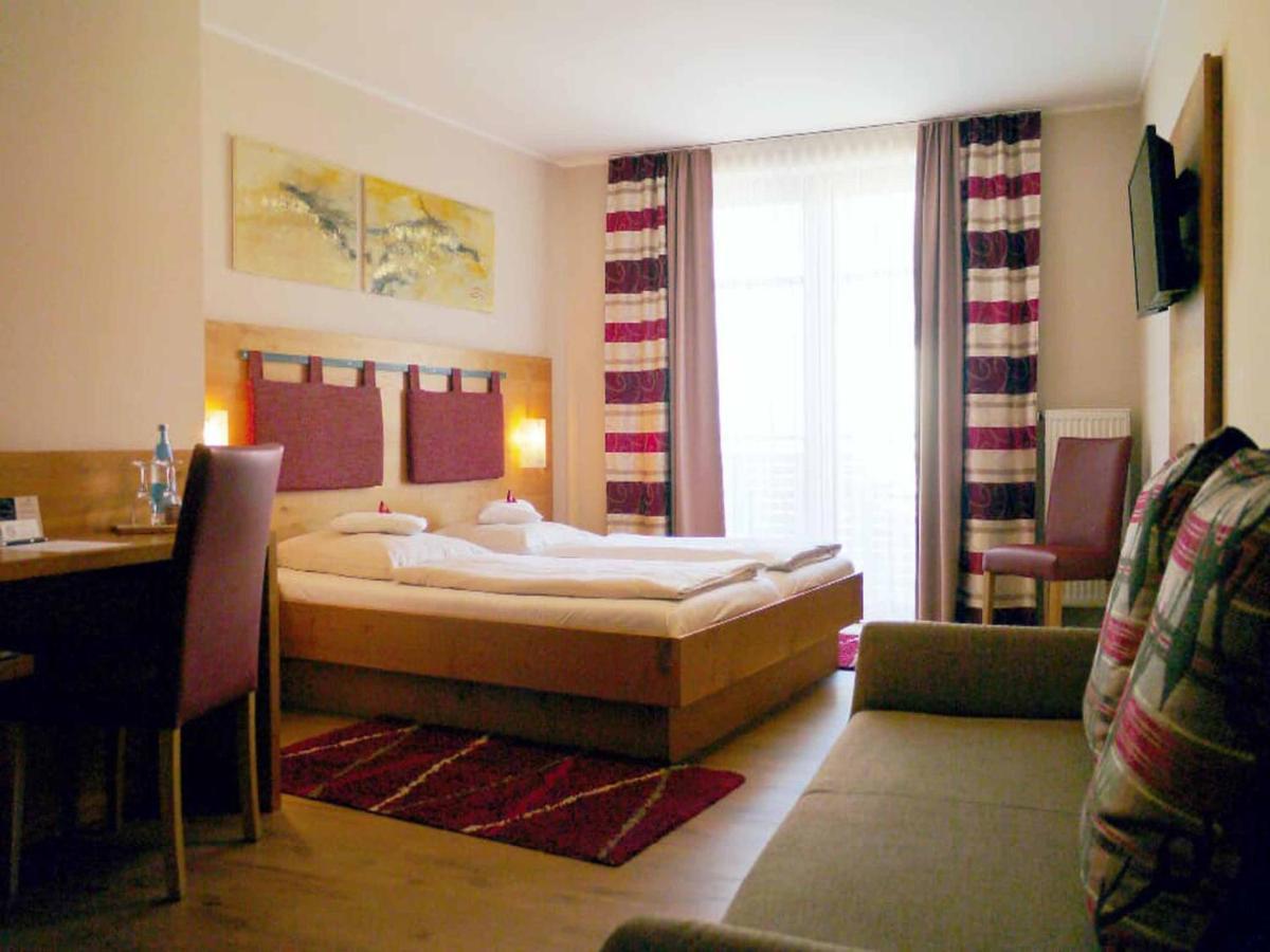 Da'Sporrer Hotel & Wirtshaus Нойнбург-форм-Вальд Экстерьер фото