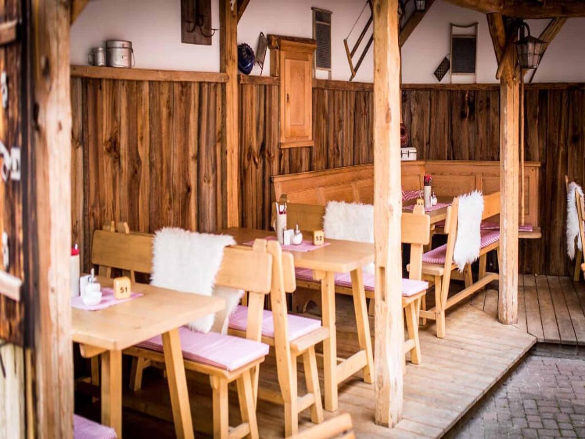 Da'Sporrer Hotel & Wirtshaus Нойнбург-форм-Вальд Экстерьер фото