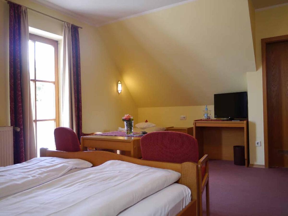 Da'Sporrer Hotel & Wirtshaus Нойнбург-форм-Вальд Экстерьер фото