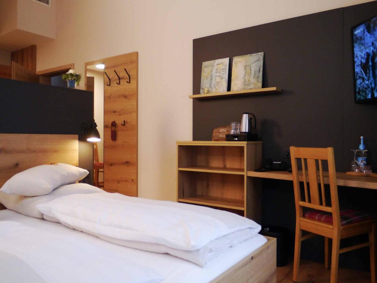 Da'Sporrer Hotel & Wirtshaus Нойнбург-форм-Вальд Экстерьер фото