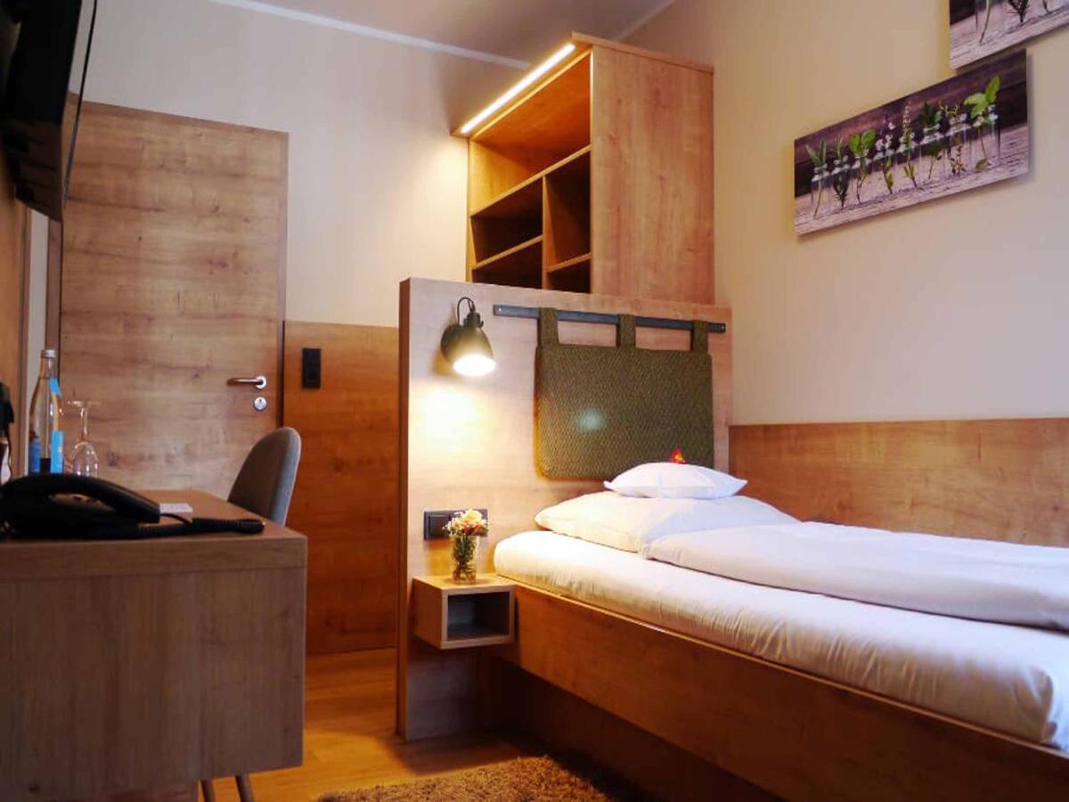 Da'Sporrer Hotel & Wirtshaus Нойнбург-форм-Вальд Экстерьер фото
